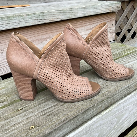 Lucky Brand Shoes - Lucky Brand Leather Tan Ankle Booties Shoes Heels Open Toe Cut Out Heel 8.5